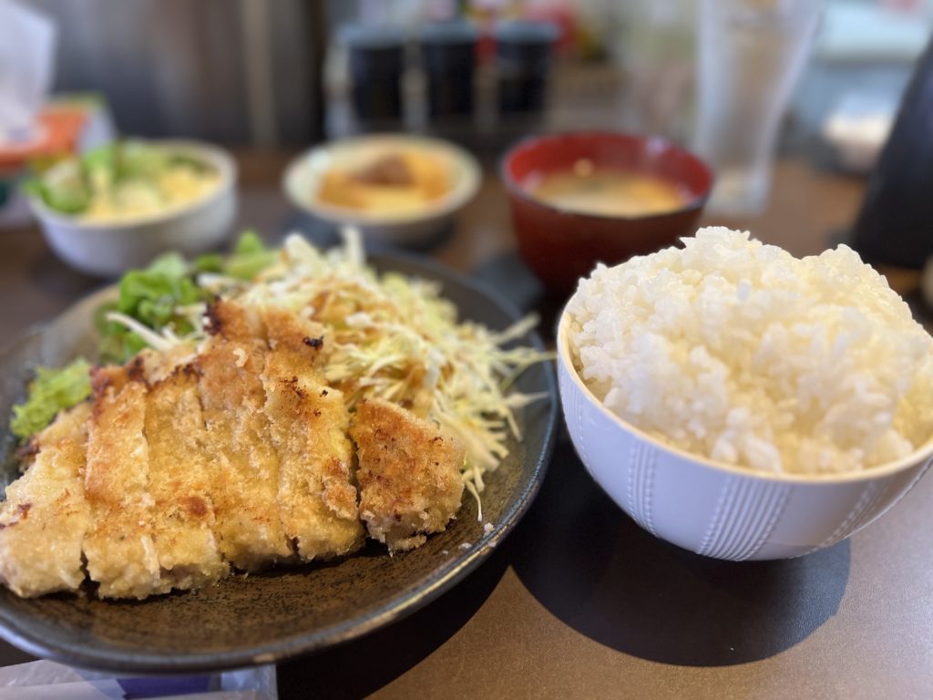 カツレツ定食の写真